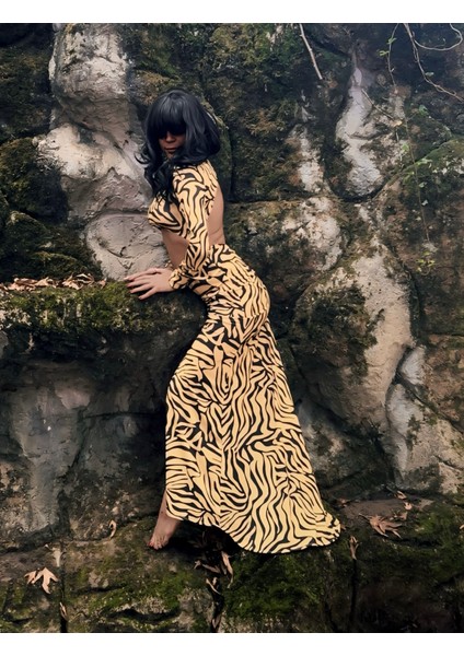 Derin Dekolteli Cut-Out Elbise fiyatları