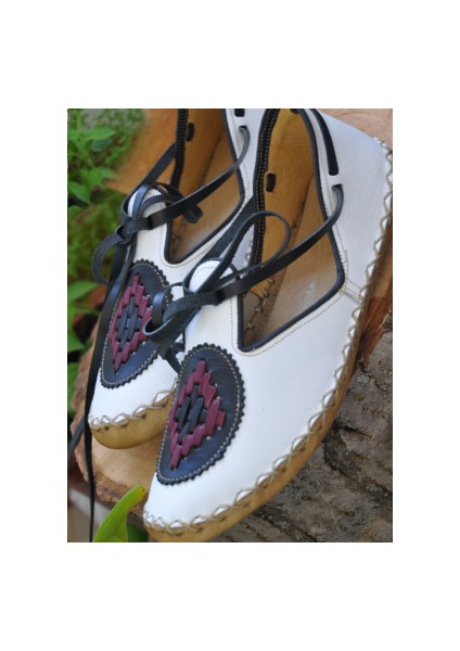 Bağcıklı Çarık fırsatları