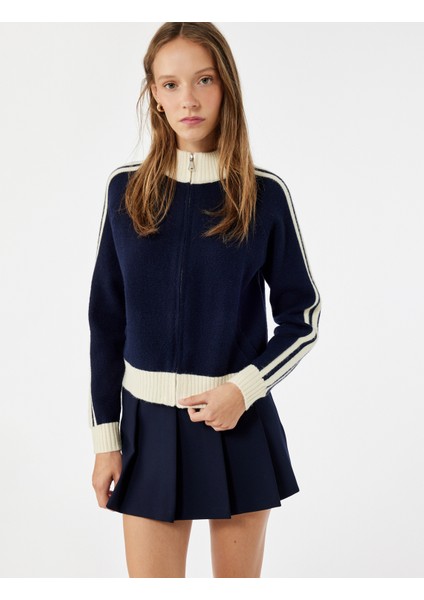 Fermuarlı Uzun Kollu Dik Yaka Çizgili Triko Hırka