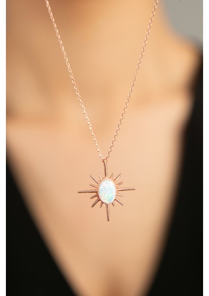 Kadınlara Özel, Opal Taşlı Pusula Tasarımlı 925 Ayar Gümüş Kolye – Şık Ve Zarif Günlük Aksesuar fiyatları