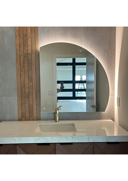 LED Işıklı Banyo Aynası – Yuvarlak Tasarım, Duvar Tipi, Dekoratif Modern Aydınlatmalı Ayna fırsatları