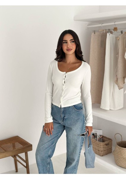 Beyaz Uzun Kollu Düğmeli Bluz fiyatları