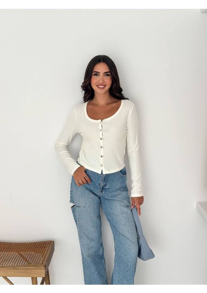 Beyaz Uzun Kollu Düğmeli Bluz modelleri