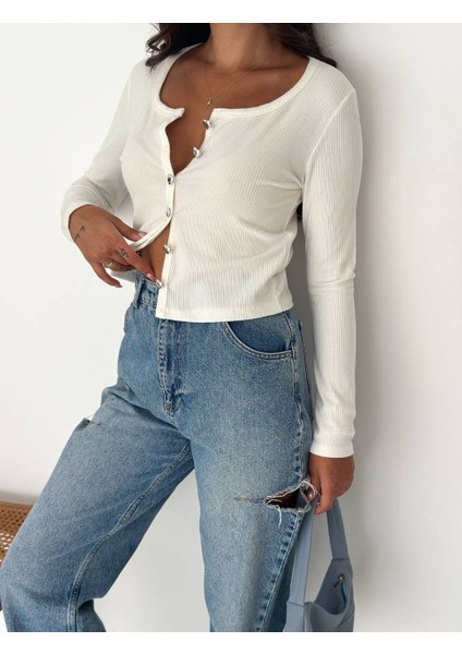 Beyaz Uzun Kollu Düğmeli Bluz fırsatları