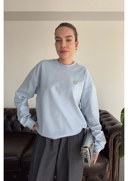 Kalp Broşlu Orj Sweatshirt- Bebe Mavisi fırsatları