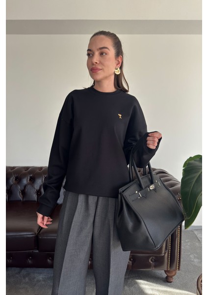 Kalp Broşlu Orj Sweatshirt- Siyah