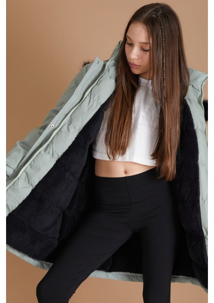 Yeşil Kürklü Içi Astarlı Çıkarılabilir Kapüşonlu Kız Çocuk Mont 19354 fiyatları