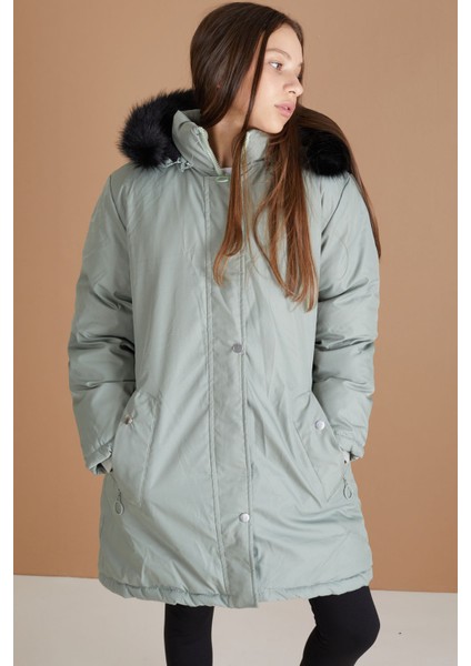 Yeşil Kürklü Içi Astarlı Çıkarılabilir Kapüşonlu Kız Çocuk Mont 19354 fırsatları