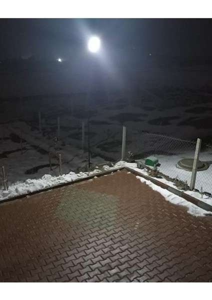 Güneş Enerjili Hareket Sensörlü Kumandalı IP67 Su Geçirmez Alüminyum Gövdeli Bahçe Projektör
