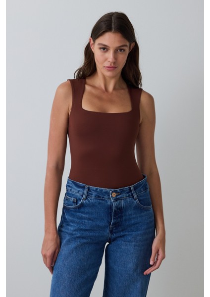 Kapuçino Kare Yaka Kalın Askılı Slim Fit Body
