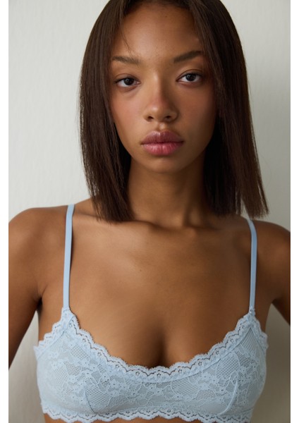 Açık Mavi Dantelli Balensiz Dolgusuz Üçgen Sütyen modelleri