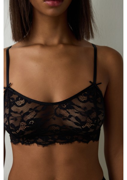 Siyah Dantelli V Yaka Crop Atlet modelleri