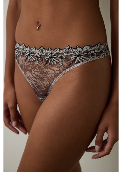 Leopar Desenli Brode Detaylı Orta Bel Tanga Külot