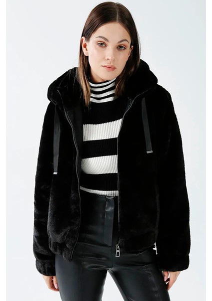 Kadın Onlvıda Kapüşonlu Peluş Mont 15260047 Siyah fiyatları
