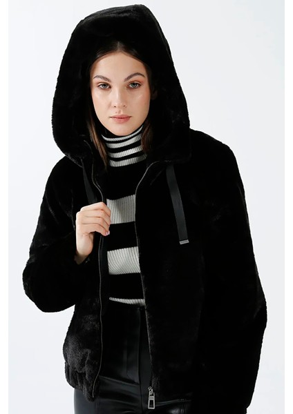 Kadın Onlvıda Kapüşonlu Peluş Mont 15260047 Siyah fırsatları