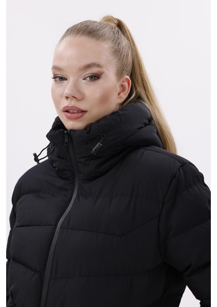 Kadın Kapüşonlu Polarlı Kürklü Su Geçirmez Rüzgara Dayanıklı Şişme Mont Kaban Parka