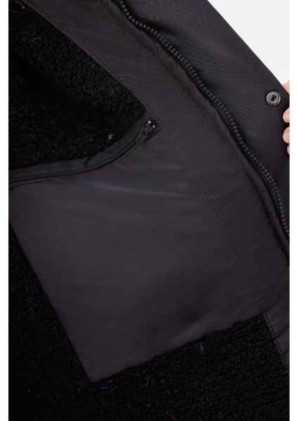 Kadın Polarlı Kürklü Su ve Rüzgar Geçirmez Kapüşonlu Kışlık Mont & Kaban & Parka