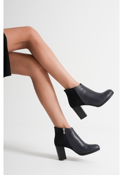 Kadın Hakiki Deri Arkası Süet Detaylı Topuklu Bot - Lacivert