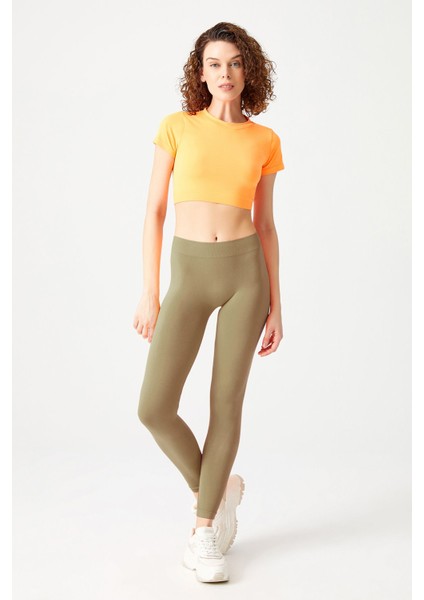 Haki Esnek ve Toparlayıcı Spor Tayt Basic Seamless fırsatları