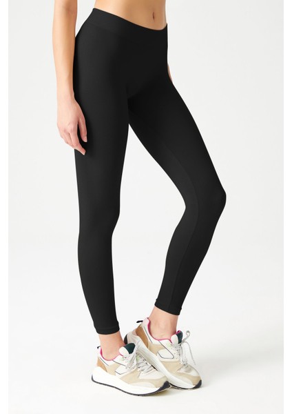Siyah Esnek ve Toparlayıcı Spor Tayt Basic Seamless