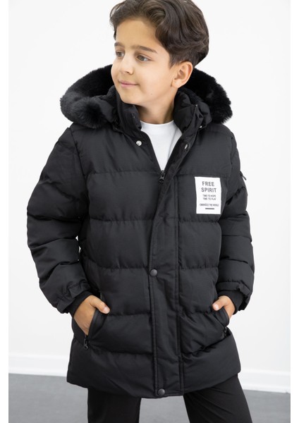 Erkek Çocuk Siyah Yazılı Arma Detaylı Içi Kürklü Kapüşonlu Şişme Mont 21341 modelleri
