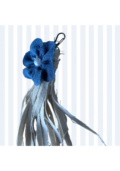 El Yapımı Püskül ve Çiçek Detaylı Denim Çanta Charm