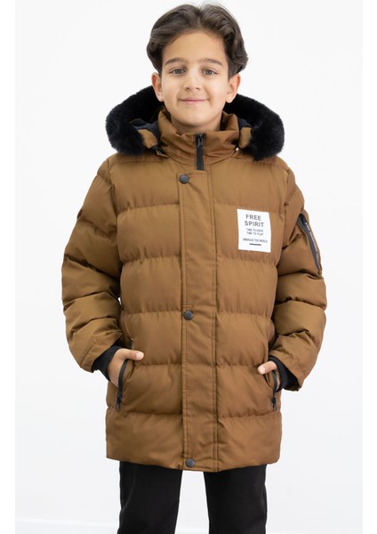 Erkek Çocuk Taba Yazılı Arma Detaylı Içi Kürklü Kapüşonlu Şişme Mont 21345 modelleri