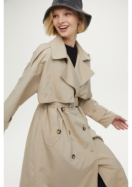 Düğmeli Kruvaze Trençkot Bej indirimleri