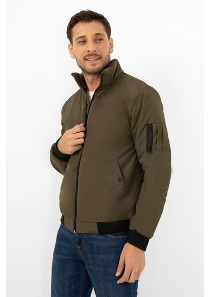 Spor Erkek Astarlı Dik Yaka Mevsimlik Cepli Su ve Rüzgar Geçirmez Mont