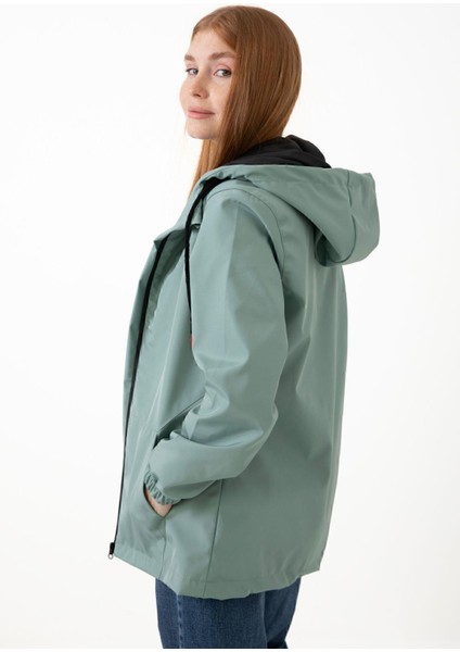 Spor Kadın Astarlı Su Geçirmez ve Rüzgara Dayanıklı Kapüşonlu Cepli Yağmurluk - Rüzgarlık