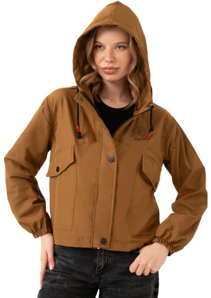 Spor Kadın Su Geçirmez ve Rüzgara Dayanıklı Kapüşonlu Cepli Çıt Çıtlı Mevsimlik Yağmurluk