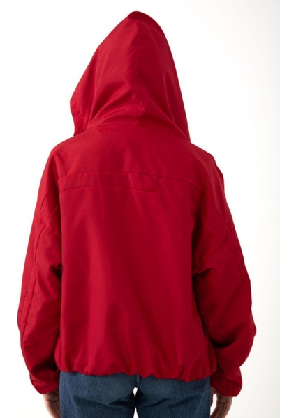 Spor Kadın Kapüşonlu Su ve Rüzgar Geçirmez Cepli Içi Astarlı Oversize Mevsimlik Yağmurluk