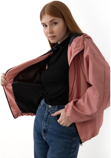 Spor Kadın Kapüşonlu Su ve Rüzgar Geçirmez Cepli Içi Astarlı Oversize Mevsimlik Yağmurluk