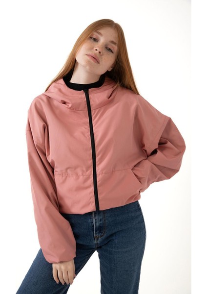 Spor Kadın Kapüşonlu Su ve Rüzgar Geçirmez Cepli Içi Astarlı Oversize Mevsimlik Yağmurluk