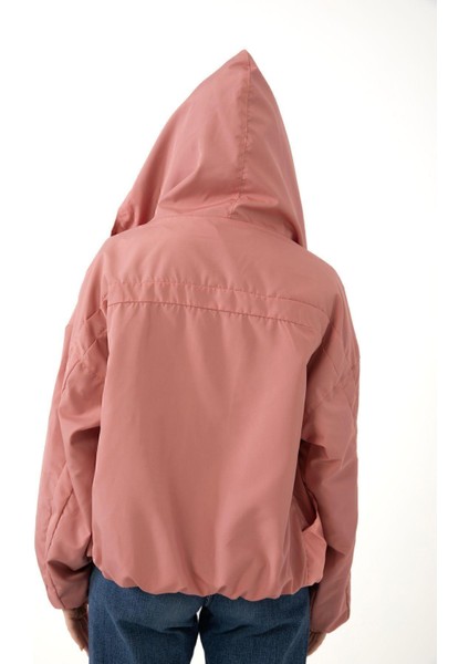 Spor Kadın Kapüşonlu Su ve Rüzgar Geçirmez Cepli Içi Astarlı Oversize Mevsimlik Yağmurluk