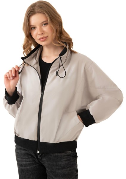 Spor Kadın Dik Yaka Su ve Rüzgar Geçirmez Oversize Crop Mevsimlik Yağmurluk Rüzgarlık