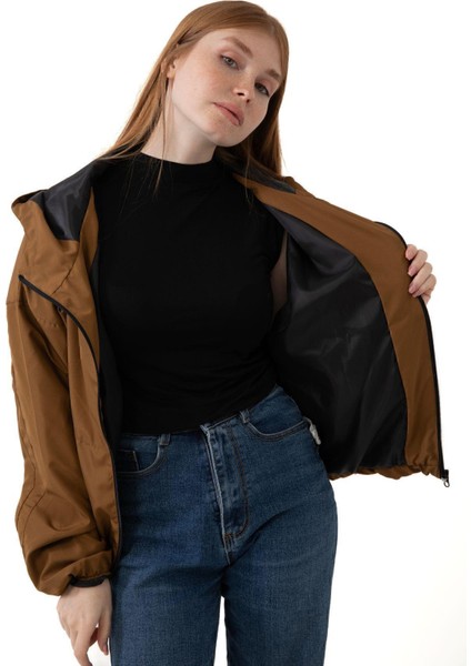 Spor Kadın Kapüşonlu Su ve Rüzgar Geçirmez Cepli Içi Astarlı Oversize Mevsimlik Yağmurluk