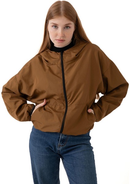 Spor Kadın Kapüşonlu Su ve Rüzgar Geçirmez Cepli Içi Astarlı Oversize Mevsimlik Yağmurluk