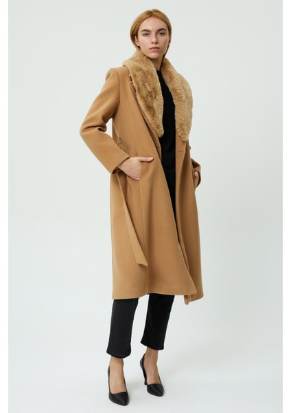 Veger Yakası Kürklü Premium Üretim Kaşe Kaban modelleri