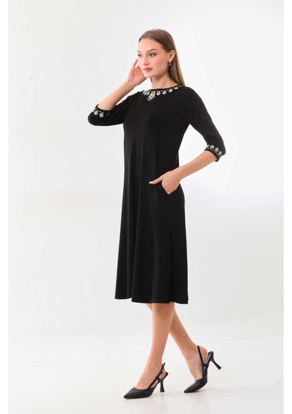 Kadın Kolları ve Yakası Işlemeli Midi Boy Elbise 23450 Siyah fiyatları
