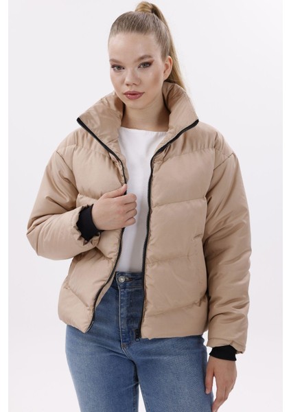 Kadın Dolgulu Puffer Mont - Yüksek Yaka, Suya Dayanıklı