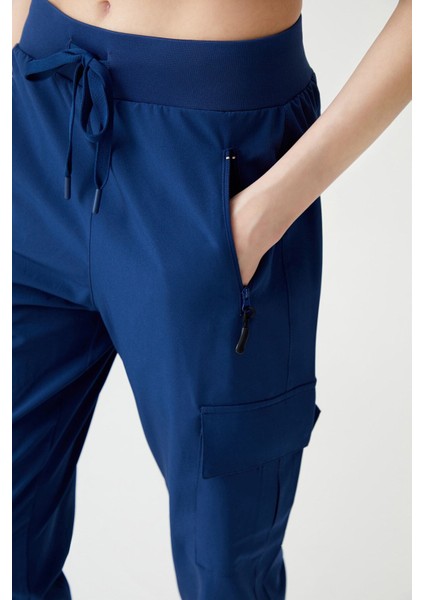 Kadın Lacivert Kargo Cepli Beli ve Paçası Lastikli Jogger Pantolon Cargo fırsatları