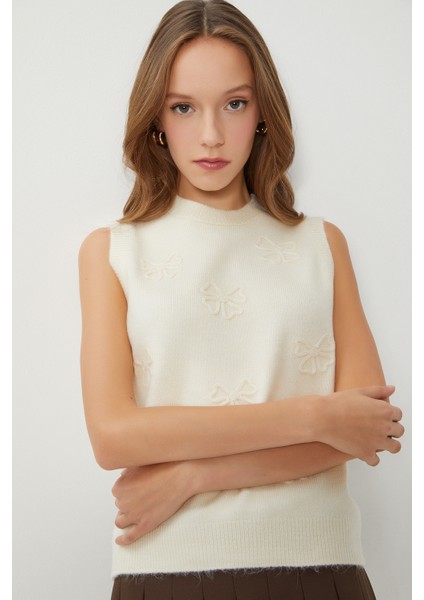 Çiçek Dokulu Triko Süveter LPF0106 Krem fiyatları