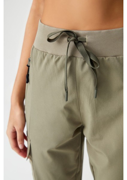 Kadın Haki Kargo Cepli Beli ve Paçası Lastikli Jogger Pantolon Cargo fırsatları