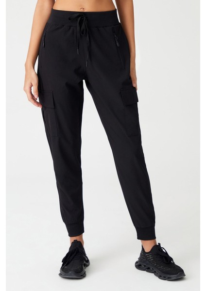 Kadın Siyah Kargo Cepli Beli ve Paçası Lastikli Jogger Pantolon Cargo