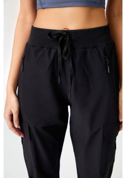 Kadın Siyah Kargo Cepli Beli ve Paçası Lastikli Jogger Pantolon Cargo modelleri