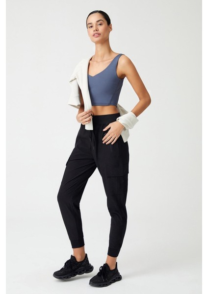 Kadın Siyah Kargo Cepli Beli ve Paçası Lastikli Jogger Pantolon Cargo indirimleri