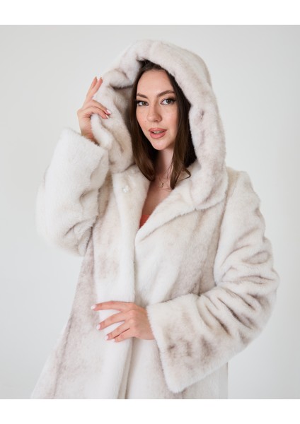 Kadın Bire Bir Gerçek Vizon Görünümlü Kapşonlu Lutr Kürk Ceket Kaban