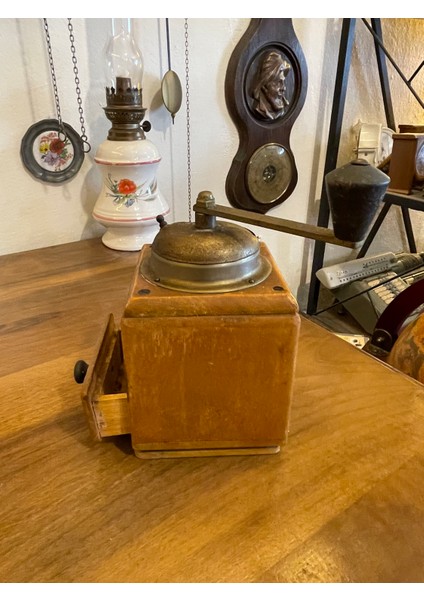 Antika Ahşap Kahve Degirmeni modelleri