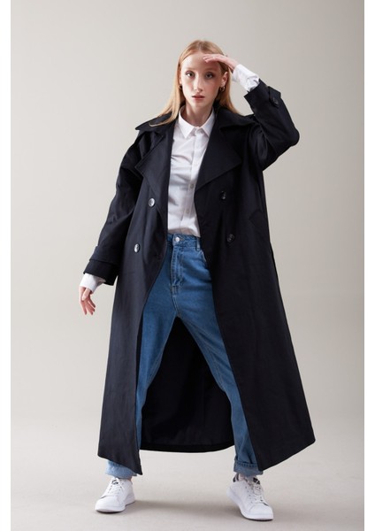 Şık Taş Rengi Düğmeli Trençkot – Rahat ve Modern Kesim